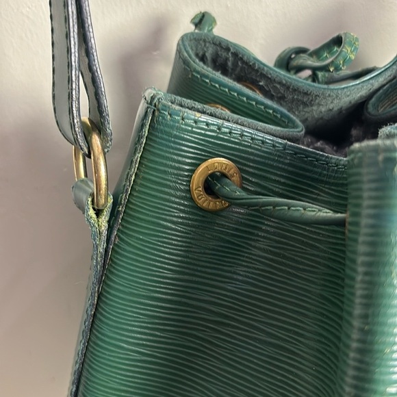 Louis Vuitton Green Epi Noe Shoulder Bag - Picture 12 of 16